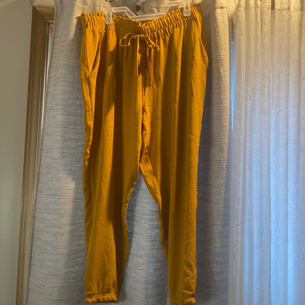Mustard jogger style pants (NWOT)